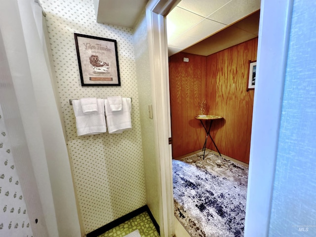 600 N 9th E, Mountain Home, ID 83647 - bathroom featuring wood walls