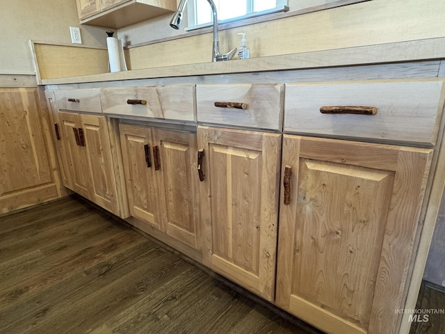 room details with dark wood finished floors