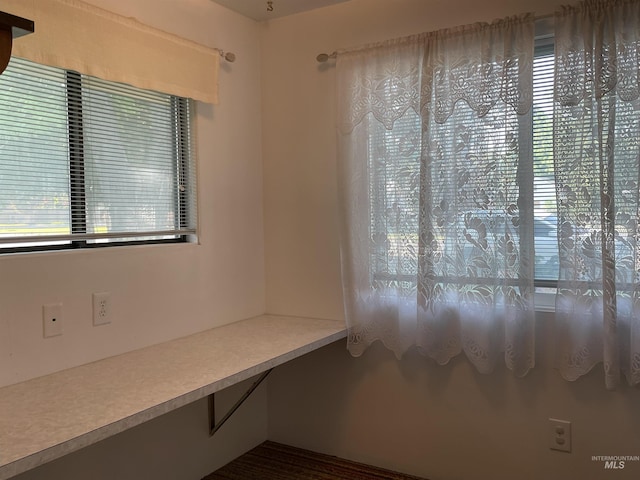 410 3rd Ave E, Jerome, ID 83338 - unfurnished office with plenty of natural light and built in desk