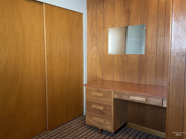 410 3rd Ave E, Jerome, ID 83338 - detailed view of wood walls