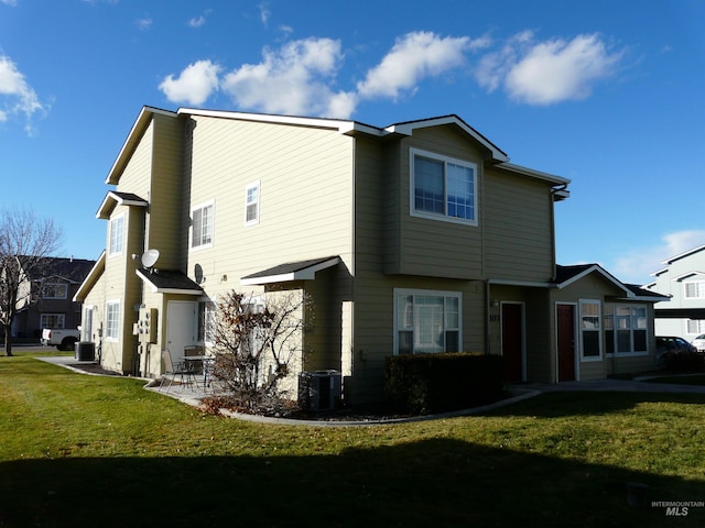 Listing photo 3 for 1404 N Wildwood Way, Boise ID 83713