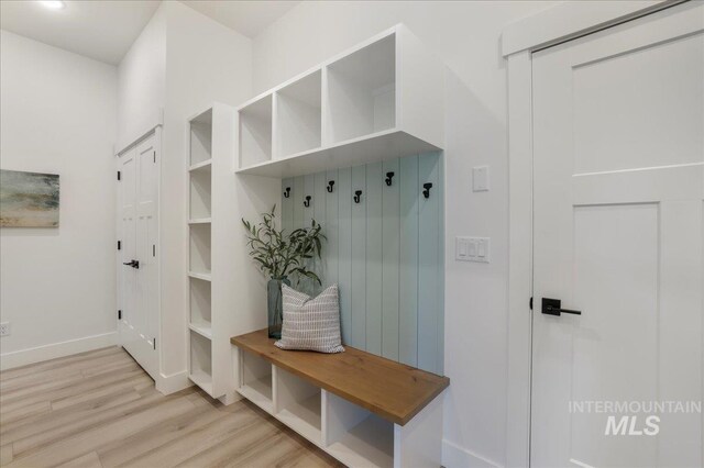 505 Stonehedge Loop, Twin Falls, ID 83301 - mudroom with wood finished floors and baseboards