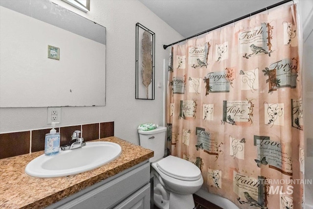 77 S Canyon St, Nampa, ID 83651 - full bath with vanity and curtained shower