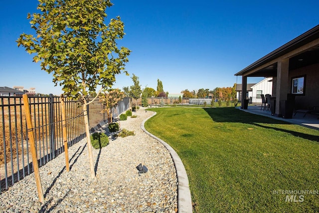 view of yard featuring a patio