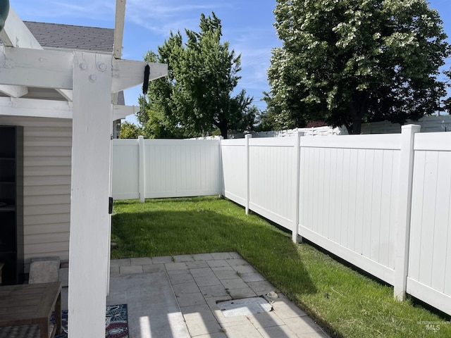 2329 S Garland St, Nampa, ID 83686 - view of yard featuring a patio area