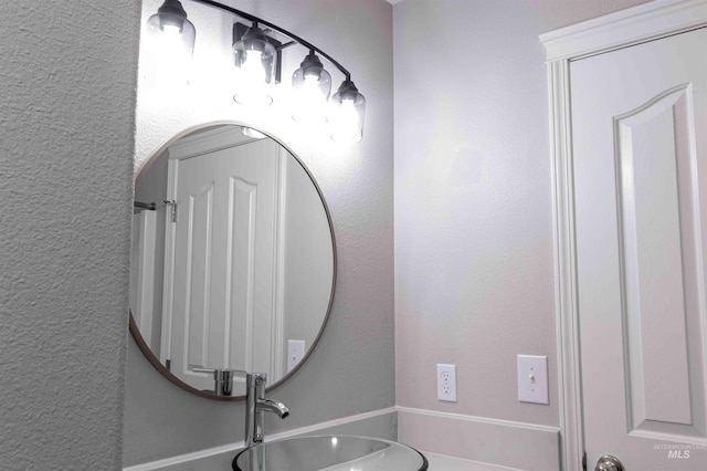 bathroom featuring sink