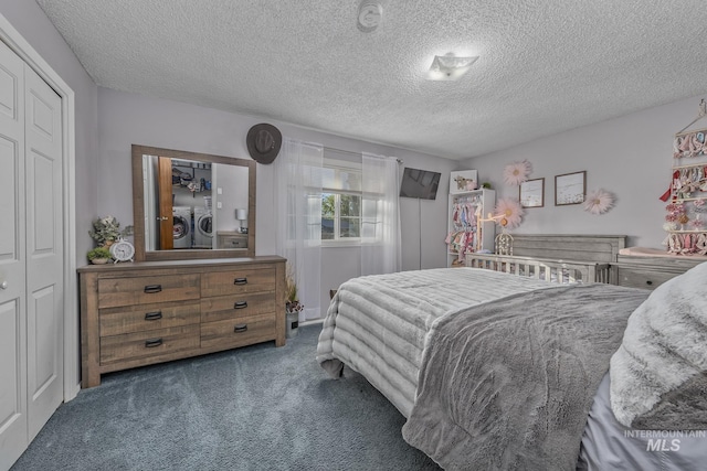 455 Farber Dr, Payette, ID 83661 - bedroom featuring separate washer and dryer, carpet flooring, a textured ceiling, and a closet