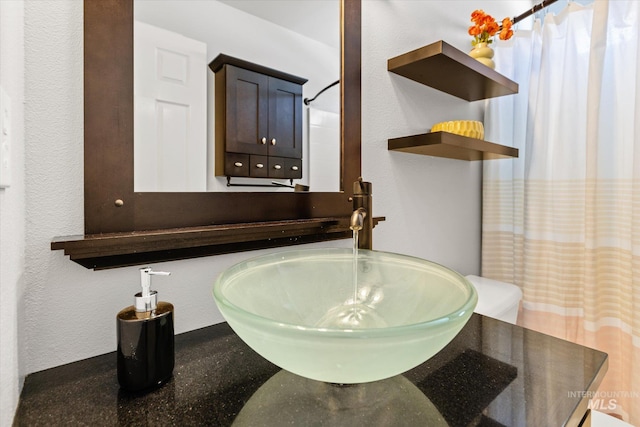 3011 S Montego Way, Nampa, ID 83686 - full bathroom featuring a sink and curtained shower