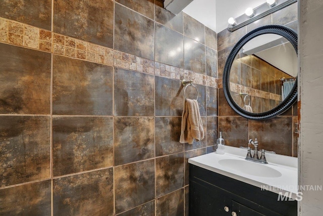 712 Yakima Ave, Filer, ID 83328 - bathroom featuring tile walls and vanity