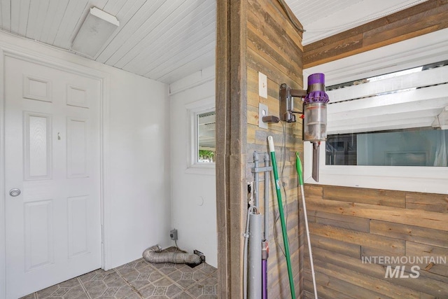 712 Yakima Ave, Filer, ID 83328 - bathroom with tile patterned floors