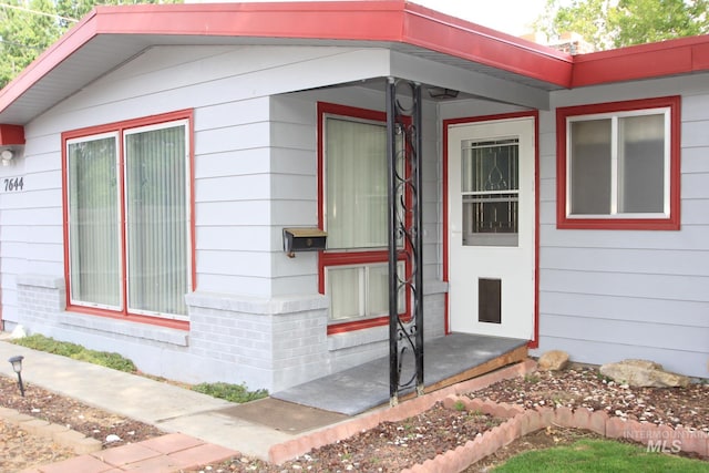 7644 W Cambridge Dr, Boise, ID 83704 - entrance to property