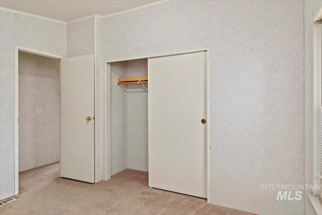 closet with visible vents