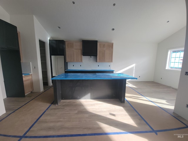 kitchen with backsplash