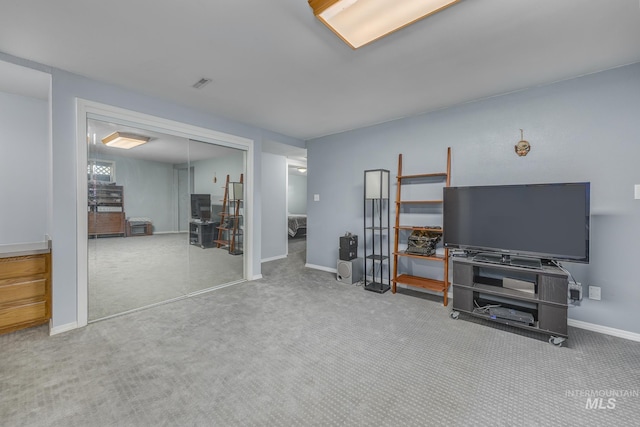 2371 SW 2nd Ave, Ontario, OR 97914 - carpeted living area featuring baseboards