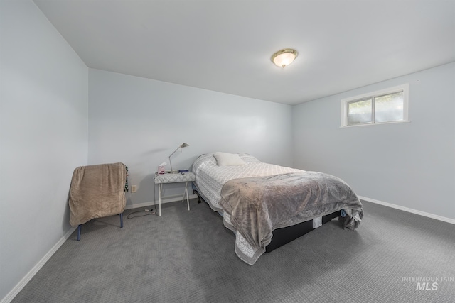 2371 SW 2nd Ave, Ontario, OR 97914 - carpeted bedroom with baseboards