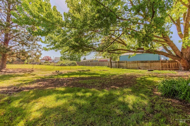3709 11th St, Lewiston, ID 83501 - view of yard featuring a fenced backyard