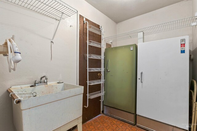 3709 11th St, Lewiston, ID 83501 - bathroom featuring a sink