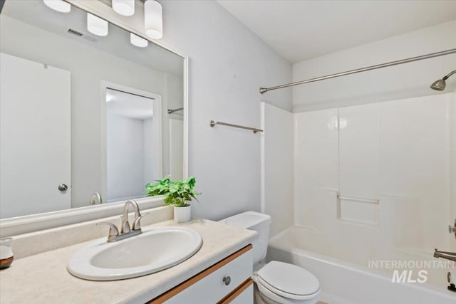 2285 S Challenger Unit 201, Boise, ID 83705 - full bath with vanity, washtub / shower combination, and toilet