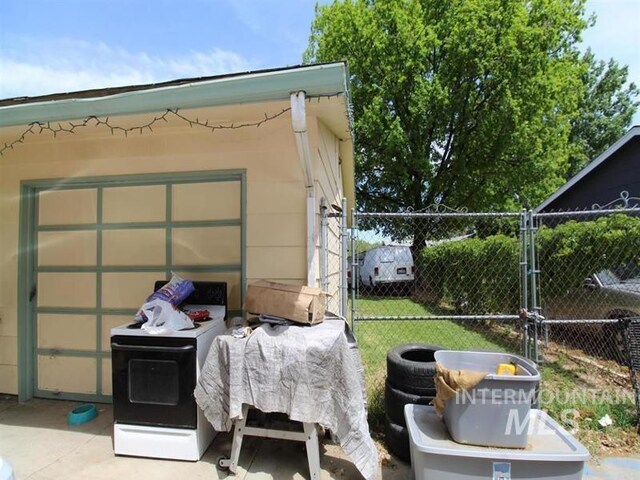 210 W 2nd St, Middleton, ID 83644 - view of garage