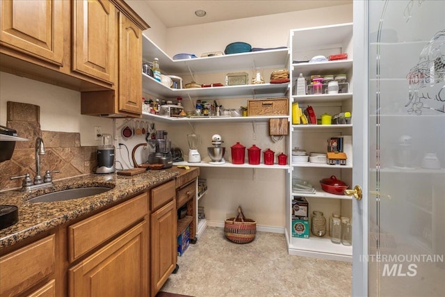 10395 Willis Rd, Middleton, ID 83644 - storage area with a sink