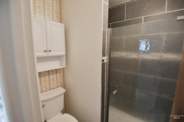 8395 W Golse Dr, Boise, ID 83704 - full bath featuring a stall shower and toilet