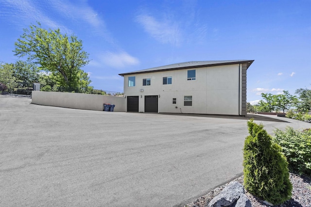 5990 W View Dr, Meridian, ID 83642 - back of property with a garage