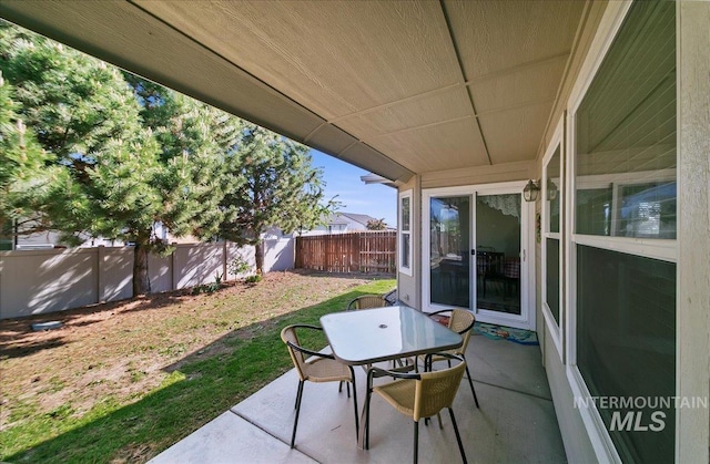 1207 Empire Ct, Caldwell, ID 83607 - view of patio with a fenced backyard and outdoor dining area