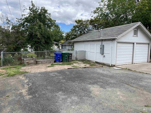 1114 12th Ave, Lewiston, ID 83501 - detached garage with a gate