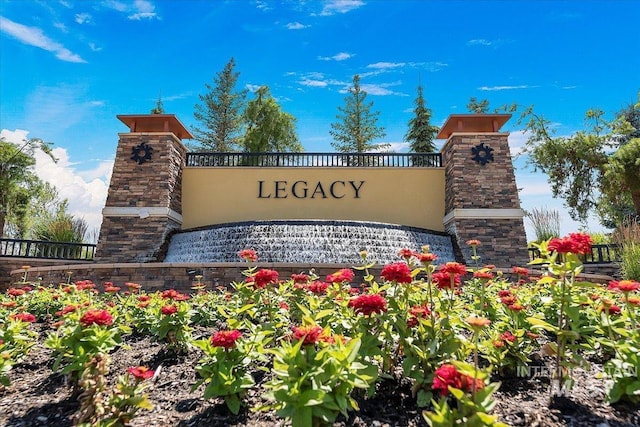 view of community / neighborhood sign