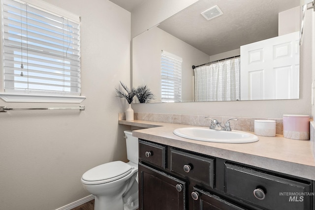 868 S Wiston Pl, Kuna, ID 83634 - full bath featuring toilet, vanity, and baseboards
