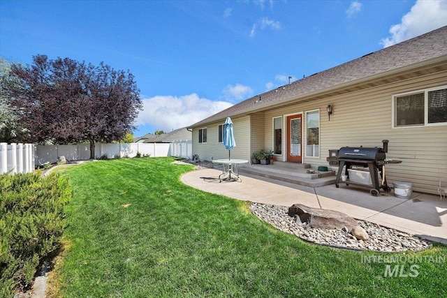 view of yard with a patio area