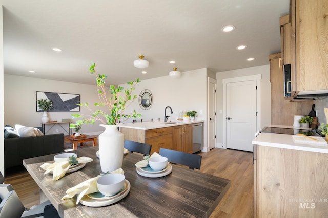 1132 S Barberry Pl, Nampa, ID 83686 - dining room featuring light wood-style floors, recessed lighting, and baseboards