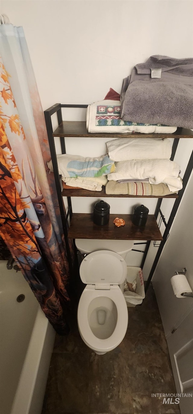 159 Chief Looking Glass Ln, Kamiah, ID 83536 - full bathroom with a shower with curtain
