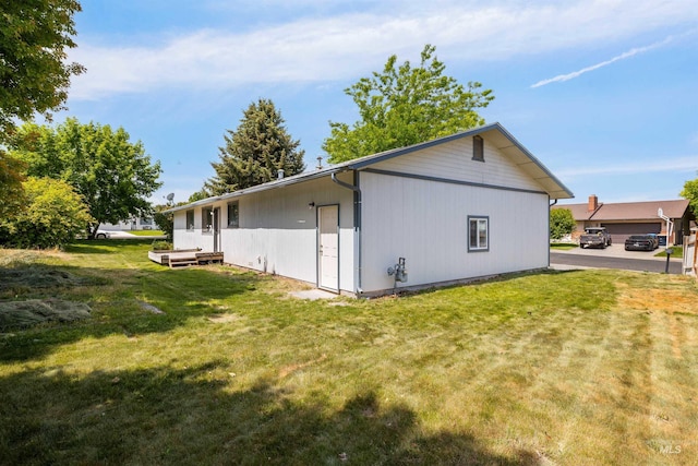 1131 Aztec Dr, Twin Falls, ID 83301 - view of side of property featuring a lawn