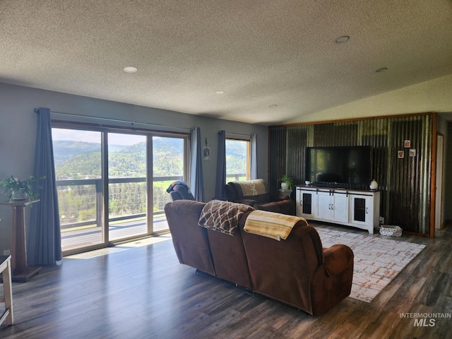 131 Beaver Nob Dr, Kamiah, ID 83536 - living area featuring a textured ceiling and wood finished floors