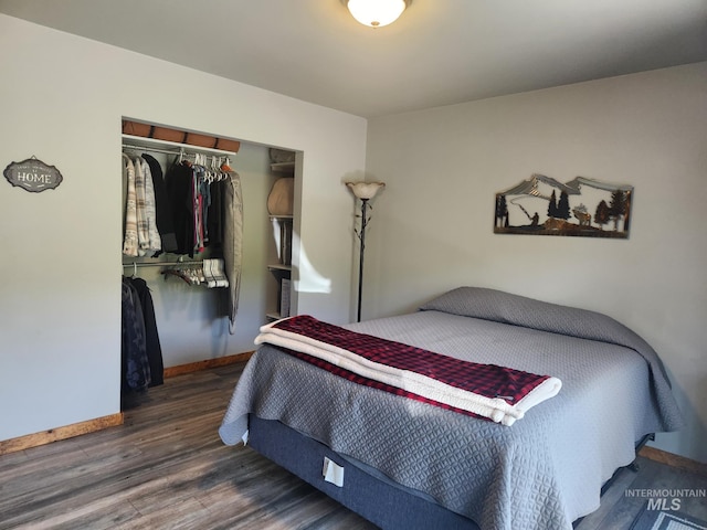 131 Beaver Nob Dr, Kamiah, ID 83536 - bedroom with a closet, wood finished floors, and baseboards
