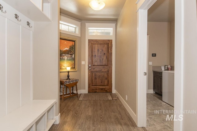 4519 Middlesboro Way, Caldwell, ID 83607 - foyer entrance featuring baseboards and dark wood finished floors