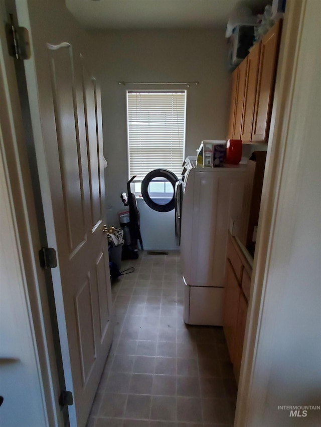 1441 Marie Dr, Gooding, ID 83330 - clothes washing area featuring washing machine and dryer and cabinet space