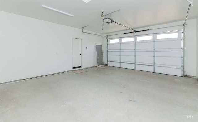 2117 Oxon St, Caldwell, ID 83605 - garage featuring a garage door opener