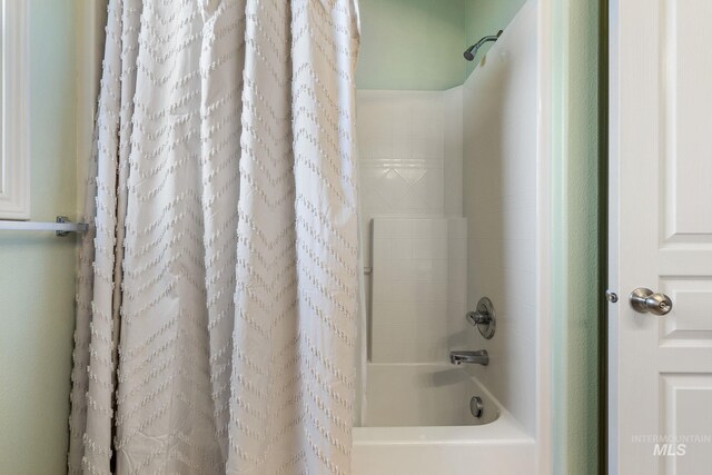 613 E Sable Ridge Dr, Kuna, ID 83634 - full bathroom featuring shower / bath combo