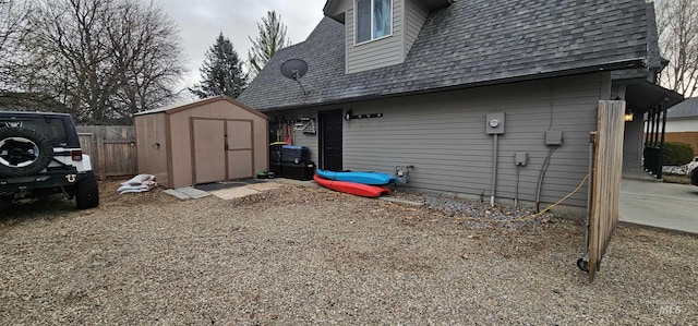 1122 N Roper Pl, Meridian, ID 83642 - view of side of property featuring a shingled roof