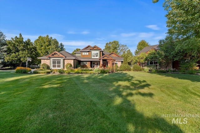 view of front facade with a front lawn