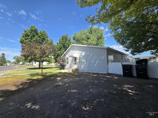 136 W 8th St, Burley, ID 83318 - view of side of home