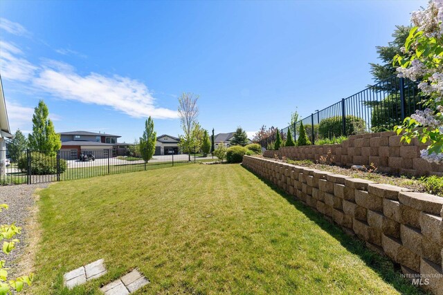 1031 E Reflect Ridge Dr, Meridian, ID 83642 - view of yard with a residential view
