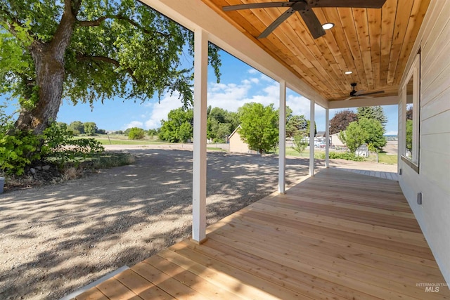 4320 SW 2nd Ave, New Plymouth, ID 83655 - wooden deck featuring a ceiling fan