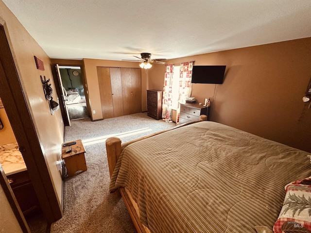 245 W 3rd St, Huntington, OR 97907 - bedroom featuring carpet floors, a ceiling fan, and a closet