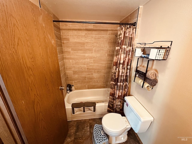 245 W 3rd St, Huntington, OR 97907 - bathroom featuring shower / tub combo and toilet