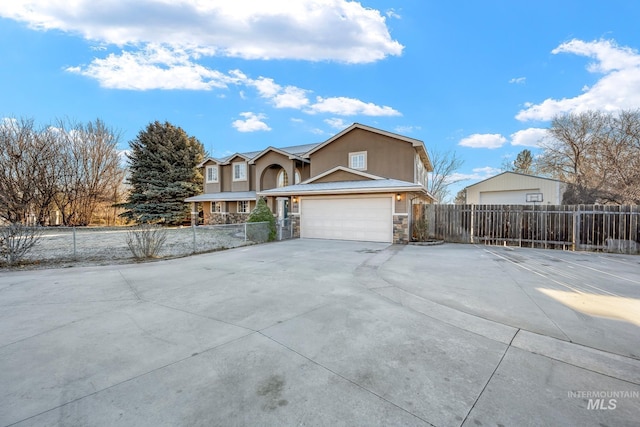 view of front property featuring a garage