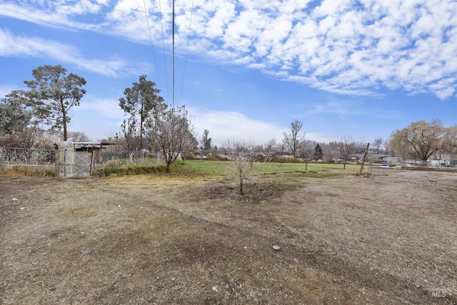 view of yard featuring a rural view