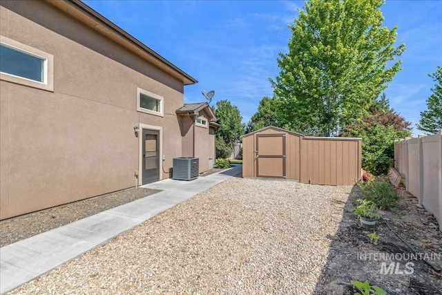 11954 W Meadowfalls Dr, Star, ID 83669 - view of yard with a storage shed